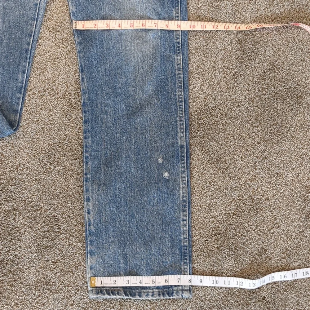 Men's Wrangler distressed regular fit blue jeans size 32X32 - Picture 4 of 12